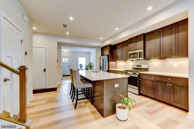 4 Owen Ct 4, Franklin Twp., NJ 08873