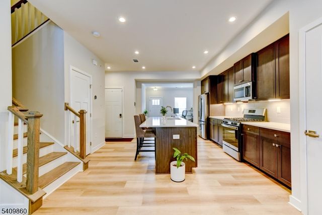 4 Owen Ct 4, Franklin Twp., NJ 08873