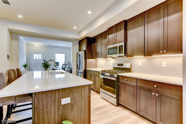 4 Owen Ct 4, Franklin Twp., NJ 08873