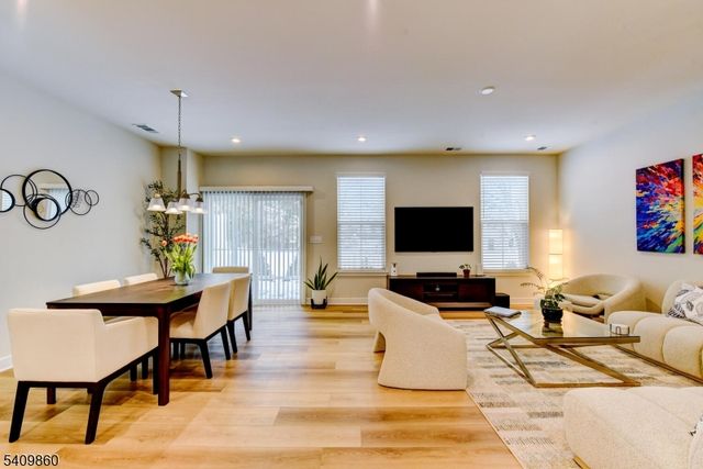 4 Owen Ct 4, Franklin Twp., NJ 08873