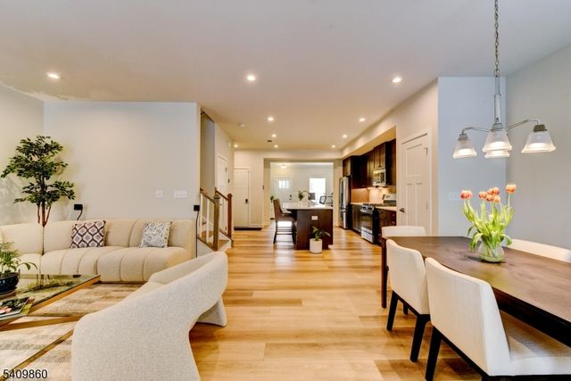 4 Owen Ct 4, Franklin Twp., NJ 08873