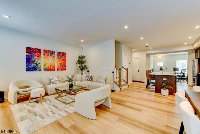 4 Owen Ct 4, Franklin Twp., NJ 08873