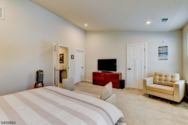 4 Owen Ct 4, Franklin Twp., NJ 08873