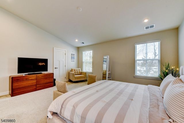 4 Owen Ct 4, Franklin Twp., NJ 08873