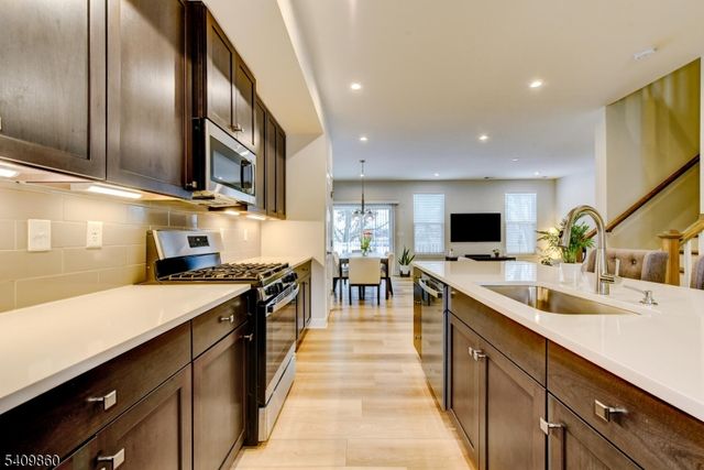 4 Owen Ct 4, Franklin Twp., NJ 08873