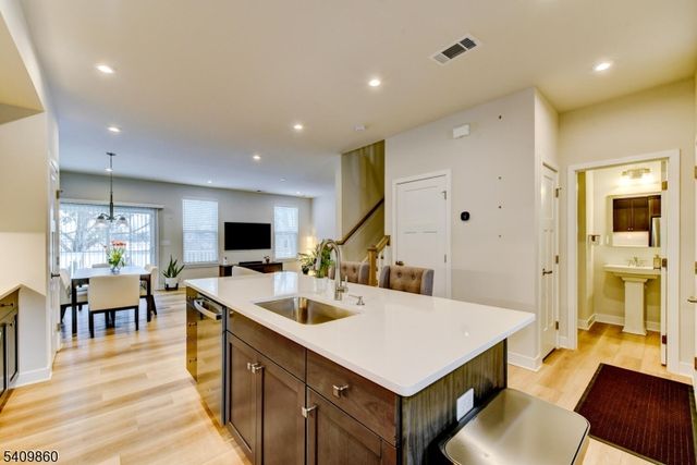 4 Owen Ct 4, Franklin Twp., NJ 08873