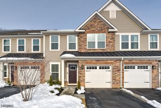 4 Owen Ct 4, Franklin Twp., NJ 08873