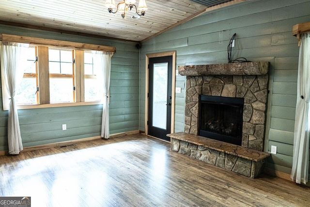 288 Wildhorse Cove Circle, Cleveland, GA 30528
