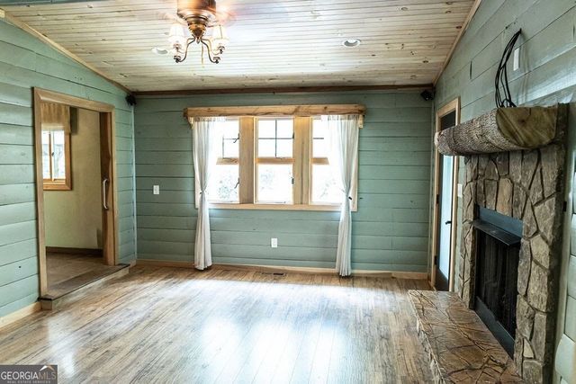288 Wildhorse Cove Circle, Cleveland, GA 30528
