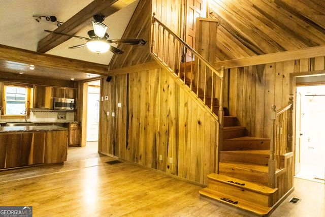 288 Wildhorse Cove Circle, Cleveland, GA 30528