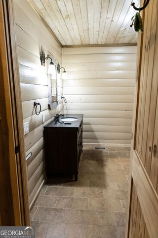 288 Wildhorse Cove Circle, Cleveland, GA 30528