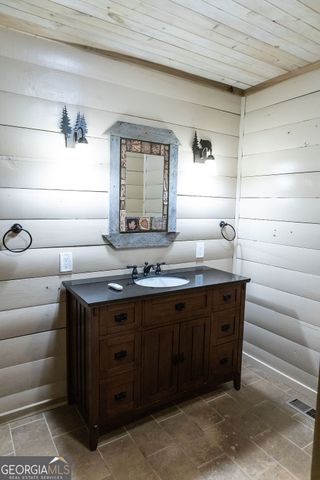 288 Wildhorse Cove Circle, Cleveland, GA 30528