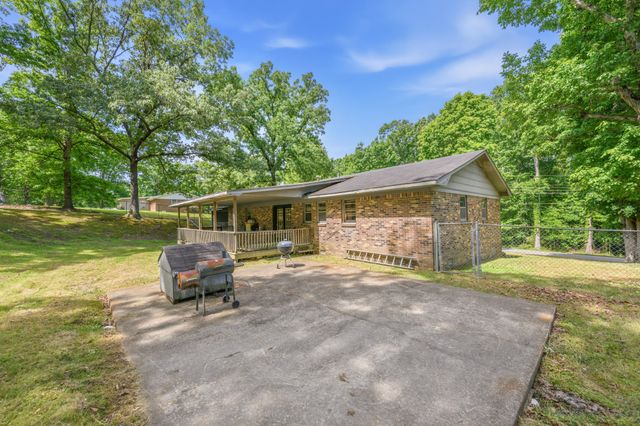 472 Oakville Cir, Parsons, TN 38363