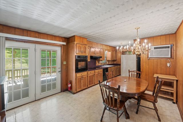 472 Oakville Cir, Parsons, TN 38363