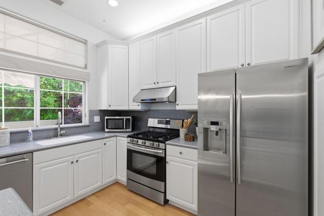 39 Arroyo View Circle, Belmont, CA 94002