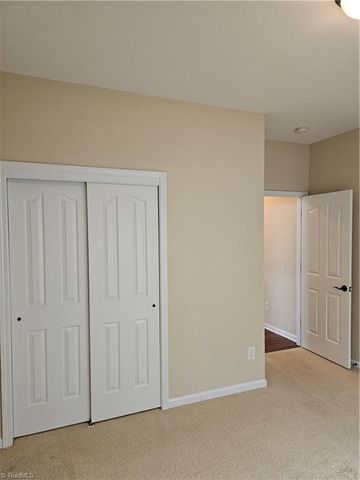 4368 Glenmore Creek Drive, Winston-salem, NC 27107