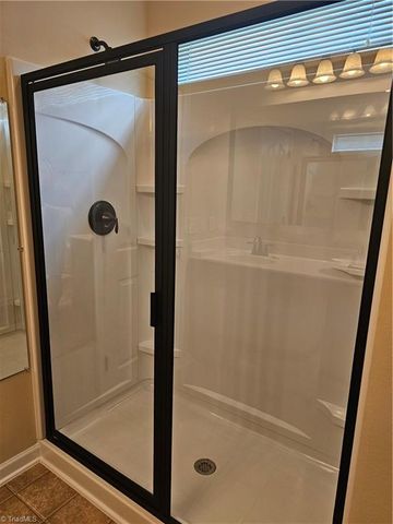 4368 Glenmore Creek Drive, Winston-salem, NC 27107