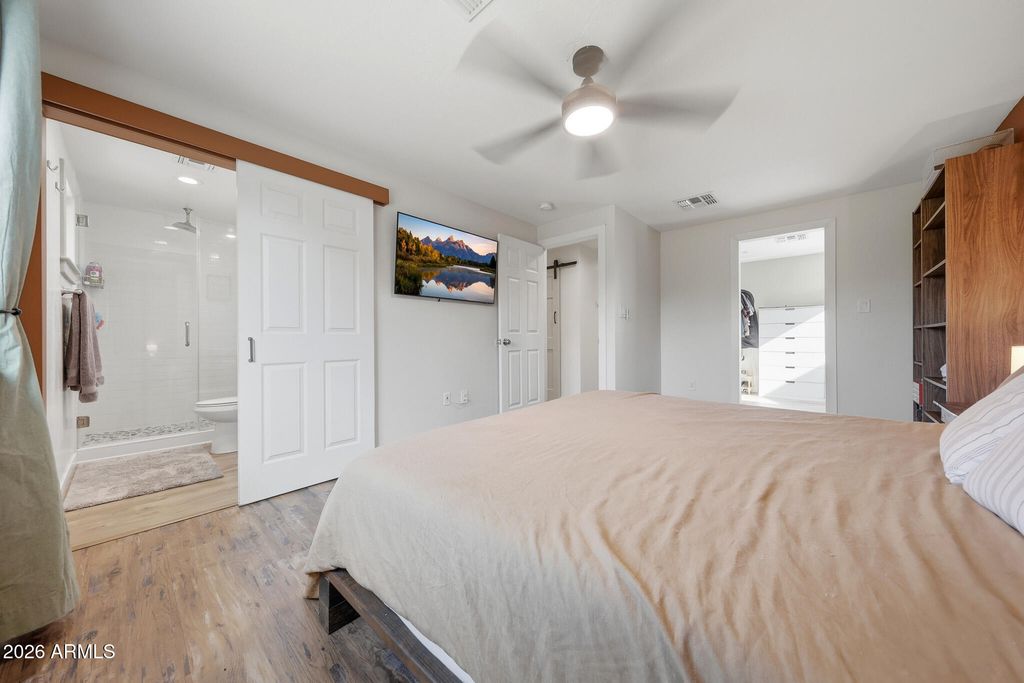 Image 17 of property listing at 3520 E THUNDERBIRD Road, Phoenix, AZ 85032
