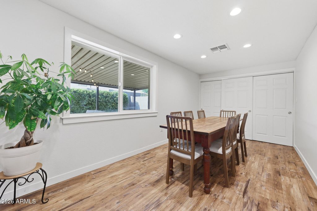 Image 24 of property listing at 3520 E THUNDERBIRD Road, Phoenix, AZ 85032