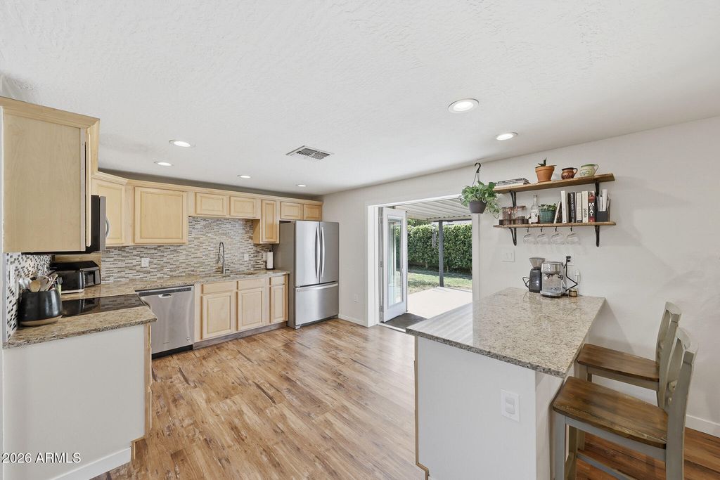 Image 26 of property listing at 3520 E THUNDERBIRD Road, Phoenix, AZ 85032