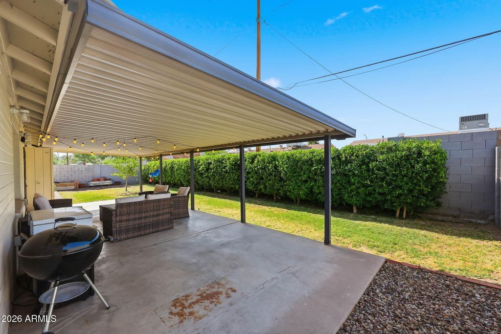 Image 27 of property listing at 3520 E THUNDERBIRD Road, Phoenix, AZ 85032