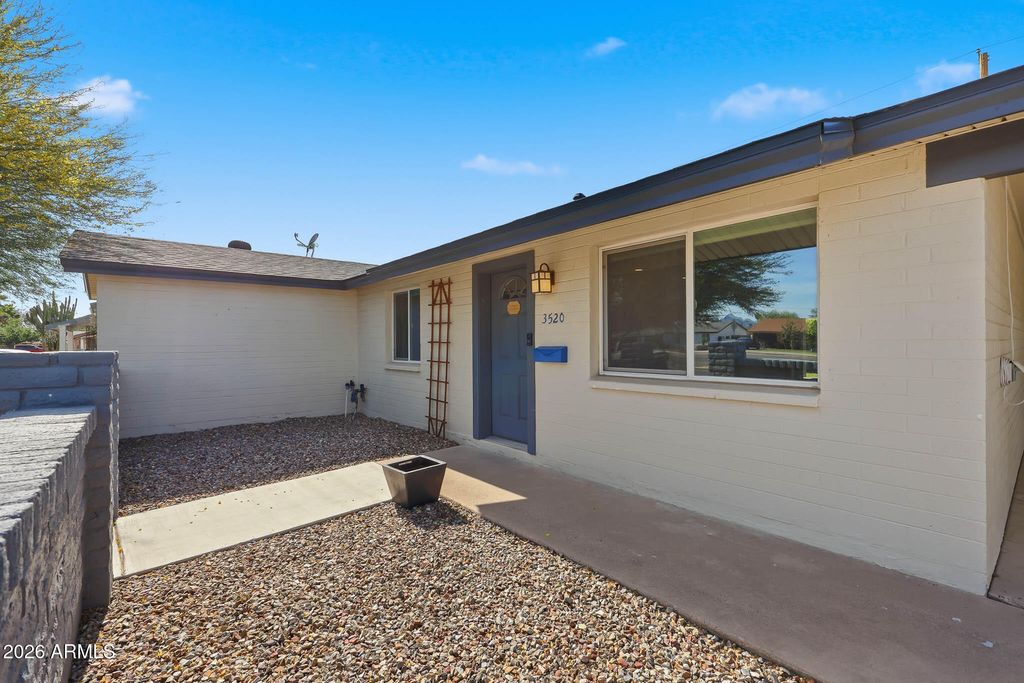Image 32 of property listing at 3520 E THUNDERBIRD Road, Phoenix, AZ 85032