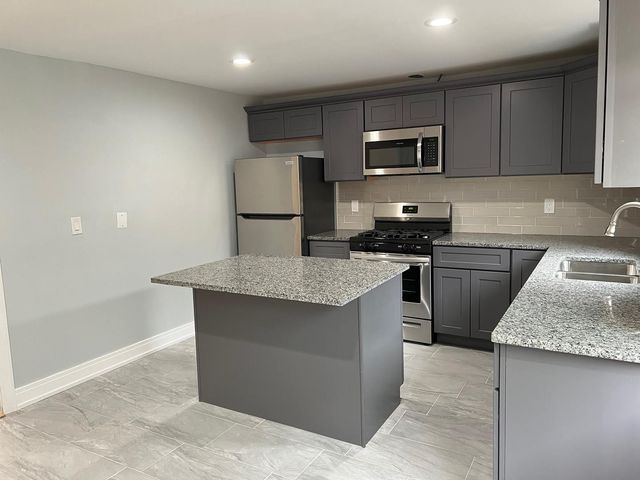 5812 W 16th Street 2N, Cicero, IL 60804