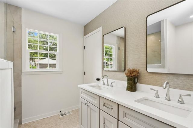 4808 W 81st Street, Prairie Village, KS 66208