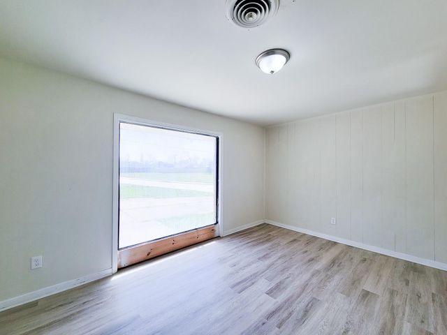 133 S Yaupon Street, Lake Jackson, TX 77566