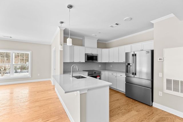 485 Blue Hills Parkway 21, Milton, MA 02186