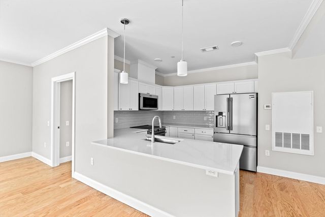 485 Blue Hills Parkway 21, Milton, MA 02186