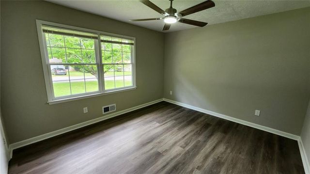 1007 Strawberry Lane, Ellenwood, GA 30294