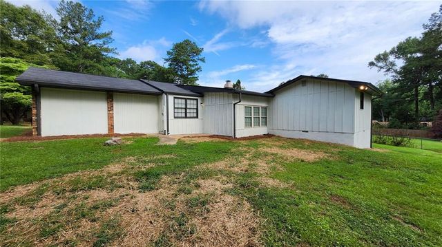 1007 Strawberry Lane, Ellenwood, GA 30294