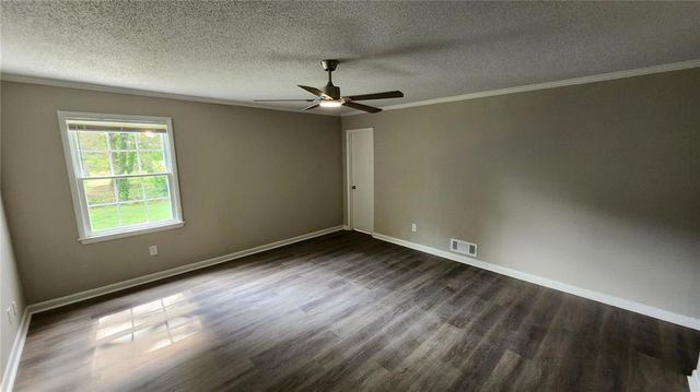 1007 Strawberry Lane, Ellenwood, GA 30294