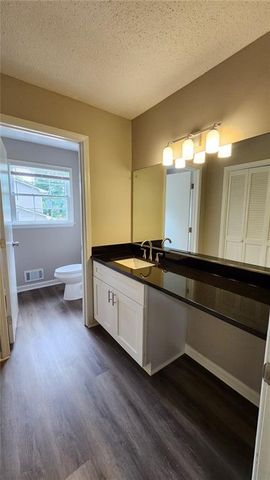 1007 Strawberry Lane, Ellenwood, GA 30294