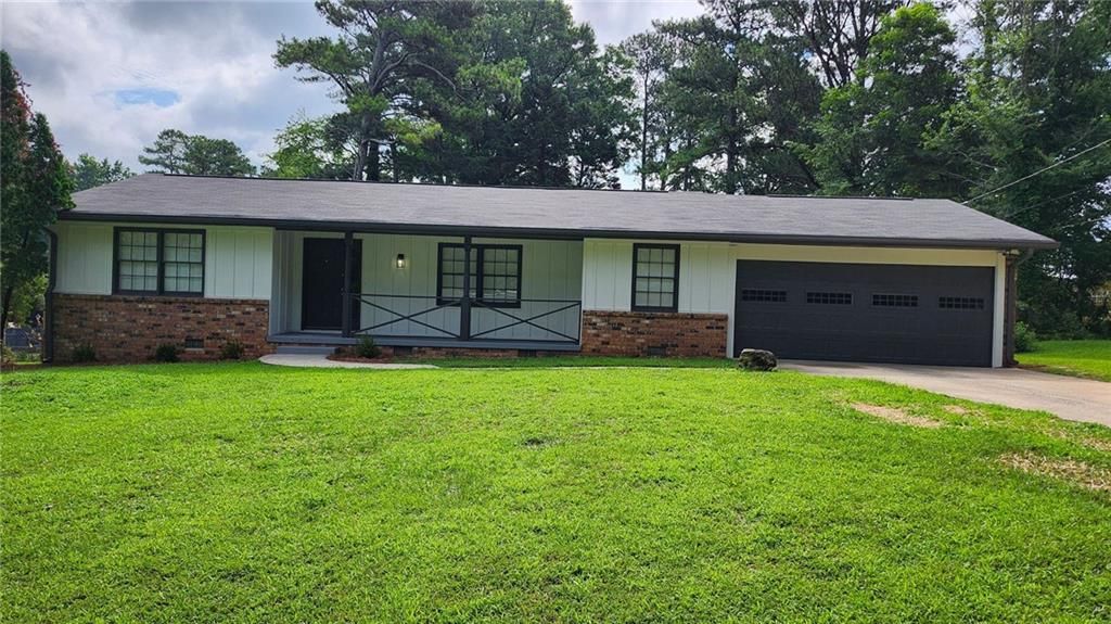 1007 Strawberry Lane, Ellenwood, GA 30294
