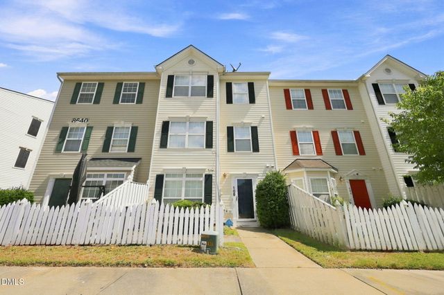 8640 Neuse Landing Lane 105, Raleigh, NC 27616
