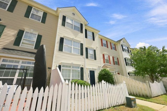 8640 Neuse Landing Lane 105, Raleigh, NC 27616