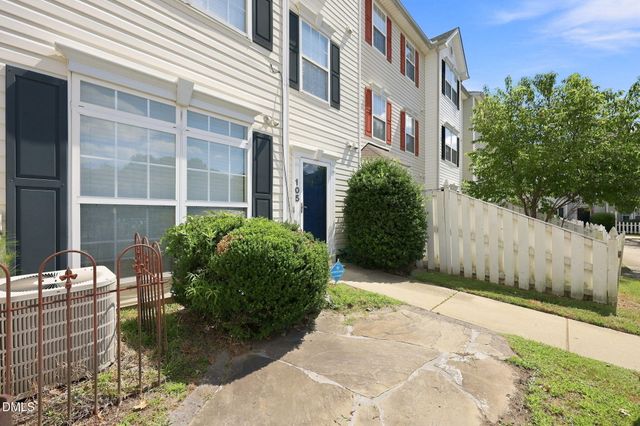 8640 Neuse Landing Lane 105, Raleigh, NC 27616