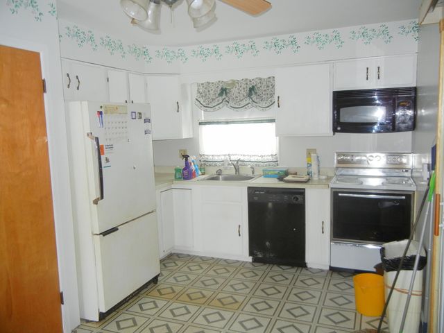 16 Beechwood Drive, Rouses Point, NY 12979