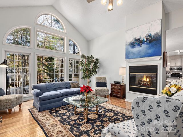 34 Wyntree Drive, Asheville, NC 28803