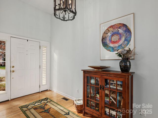 34 Wyntree Drive, Asheville, NC 28803