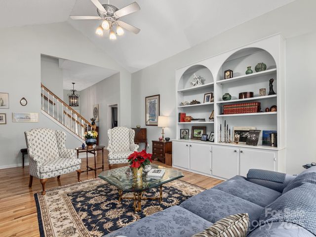 34 Wyntree Drive, Asheville, NC 28803