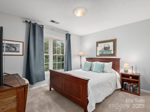 34 Wyntree Drive, Asheville, NC 28803