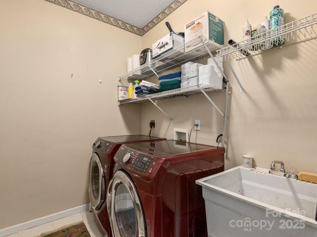 34 Wyntree Drive, Asheville, NC 28803