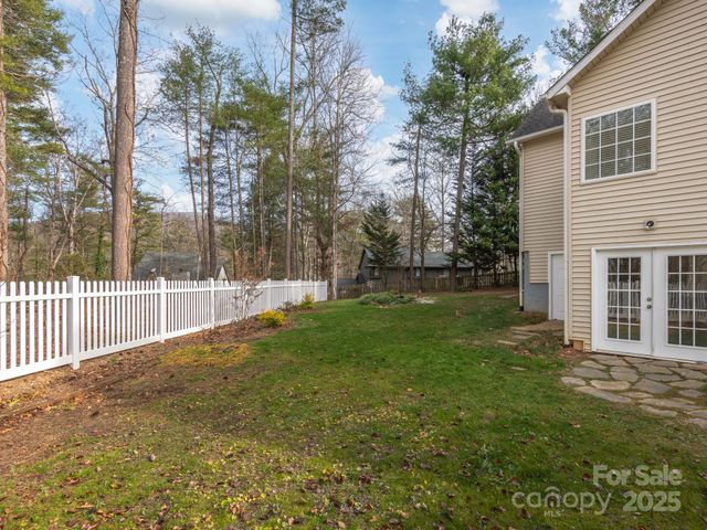34 Wyntree Drive, Asheville, NC 28803