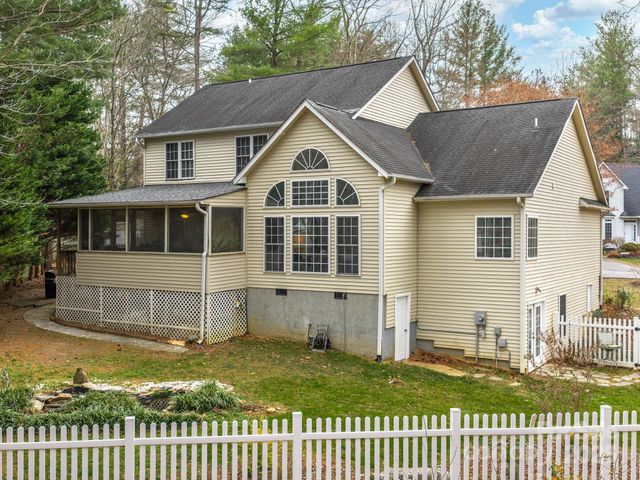 34 Wyntree Drive, Asheville, NC 28803