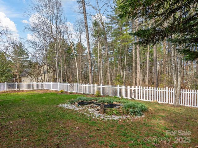 34 Wyntree Drive, Asheville, NC 28803