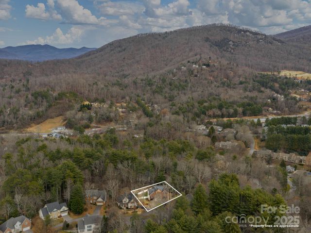 34 Wyntree Drive, Asheville, NC 28803