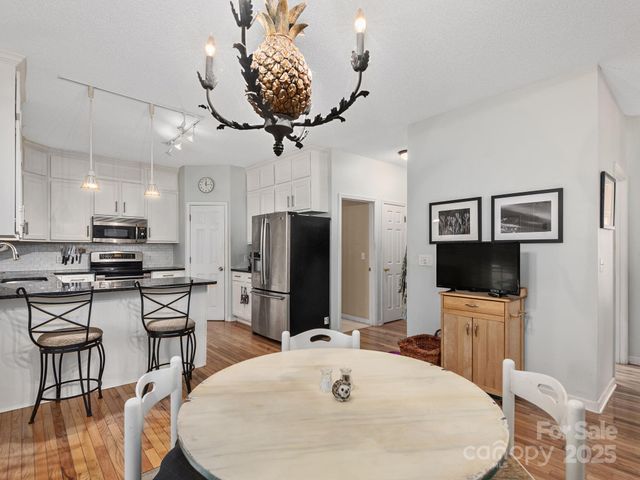 34 Wyntree Drive, Asheville, NC 28803